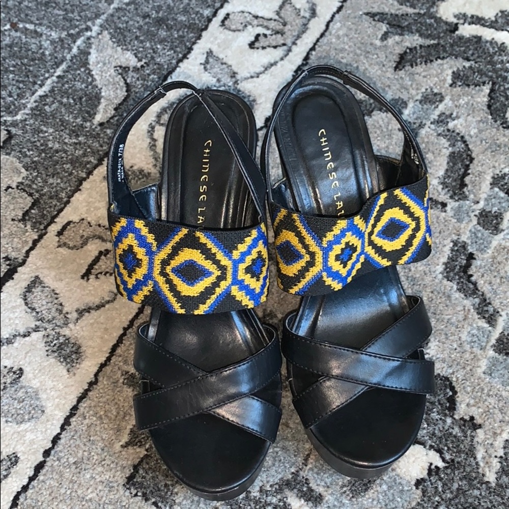 Platform wedges Tribal and black Chinese laundry